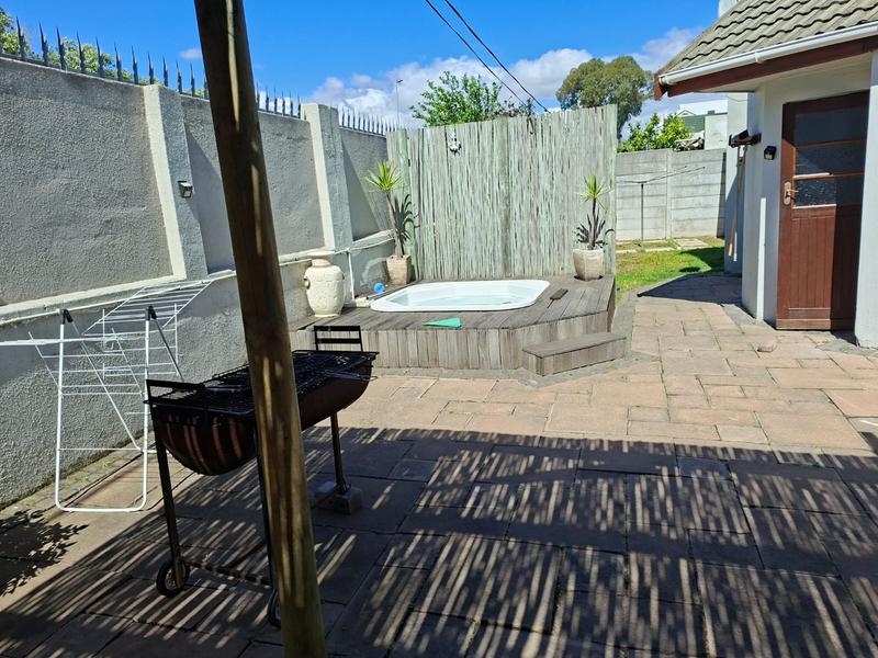To Let 4 Bedroom Property for Rent in Durbanville Western Cape